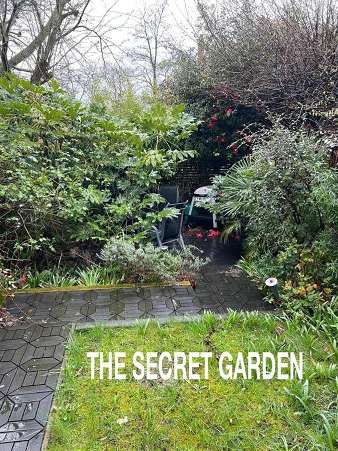 Luxury Large 1 Bed Apartment With Garden In Hampstead Min 3 Nights London Bagian luar foto